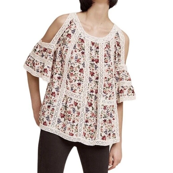 Blue Tassel Anthropologie Maylou Open Shoulder Blouse Floral Crochet Size Medium - Picture 1 of 16